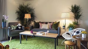In-room safe, blackout drapes, free WiFi, bed sheets