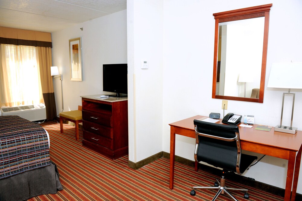 Country Inn & Suites by Radisson, Alpharetta, GA