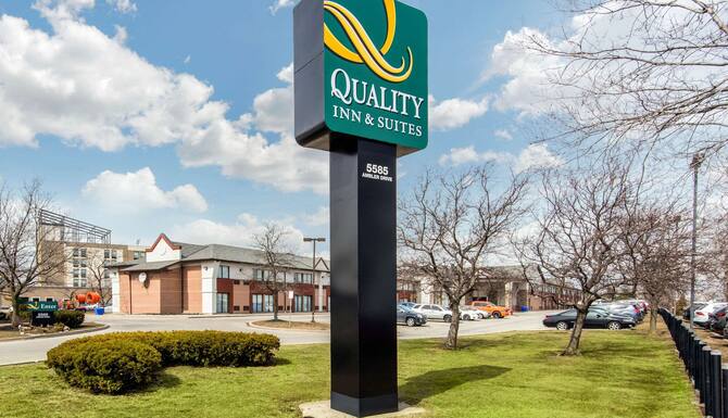 Quality Inn Suites In Toronto Canada Expedia