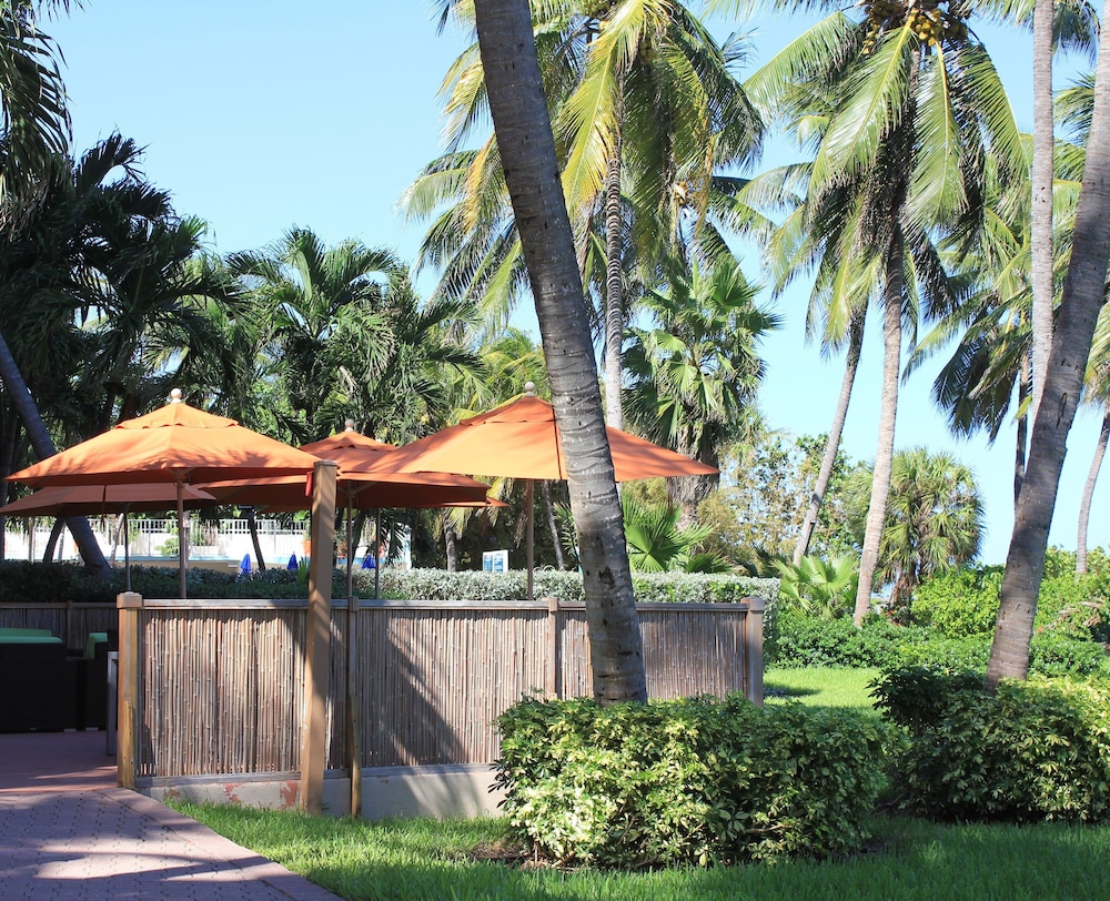 Holiday Inn Miami Beach - Oceanfront in Miami | Best Rates ...