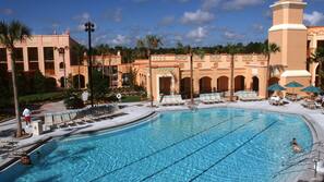 4 piscine all'aperto