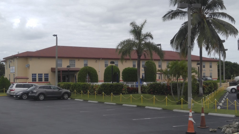 Exterior, Baymont by Wyndham Florida City