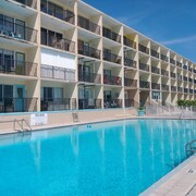Daytona Beach Water Park Hotel Swim Splash Sleep From 103 Daytona Inn Beach Resort