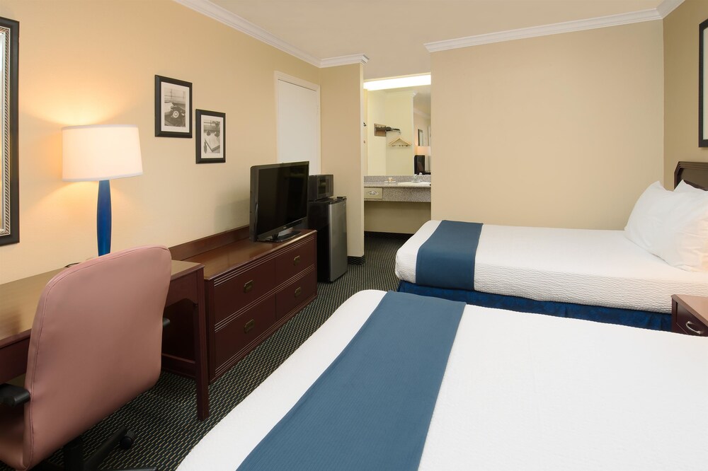 Days Inn by Wyndham Pinole Berkeley