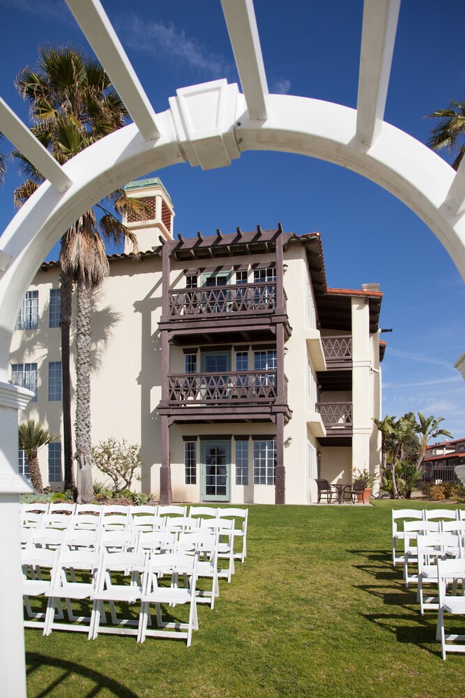 Outdoor wedding area, Zachari Dunes on Mandalay Beach, Curio Collection by Hilton