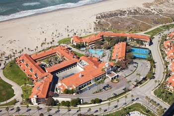 Zachari Dunes on Mandalay Beach, Curio Collection by Hilton, Oxnard: $251  Room Prices u0026 Reviews | Travelocity