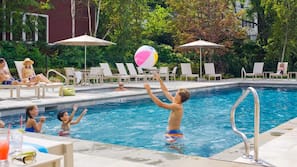 Outdoor pool, pool umbrellas, sun loungers