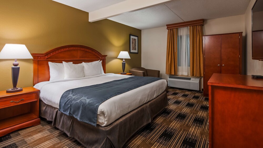 Best Western Windsor Suites