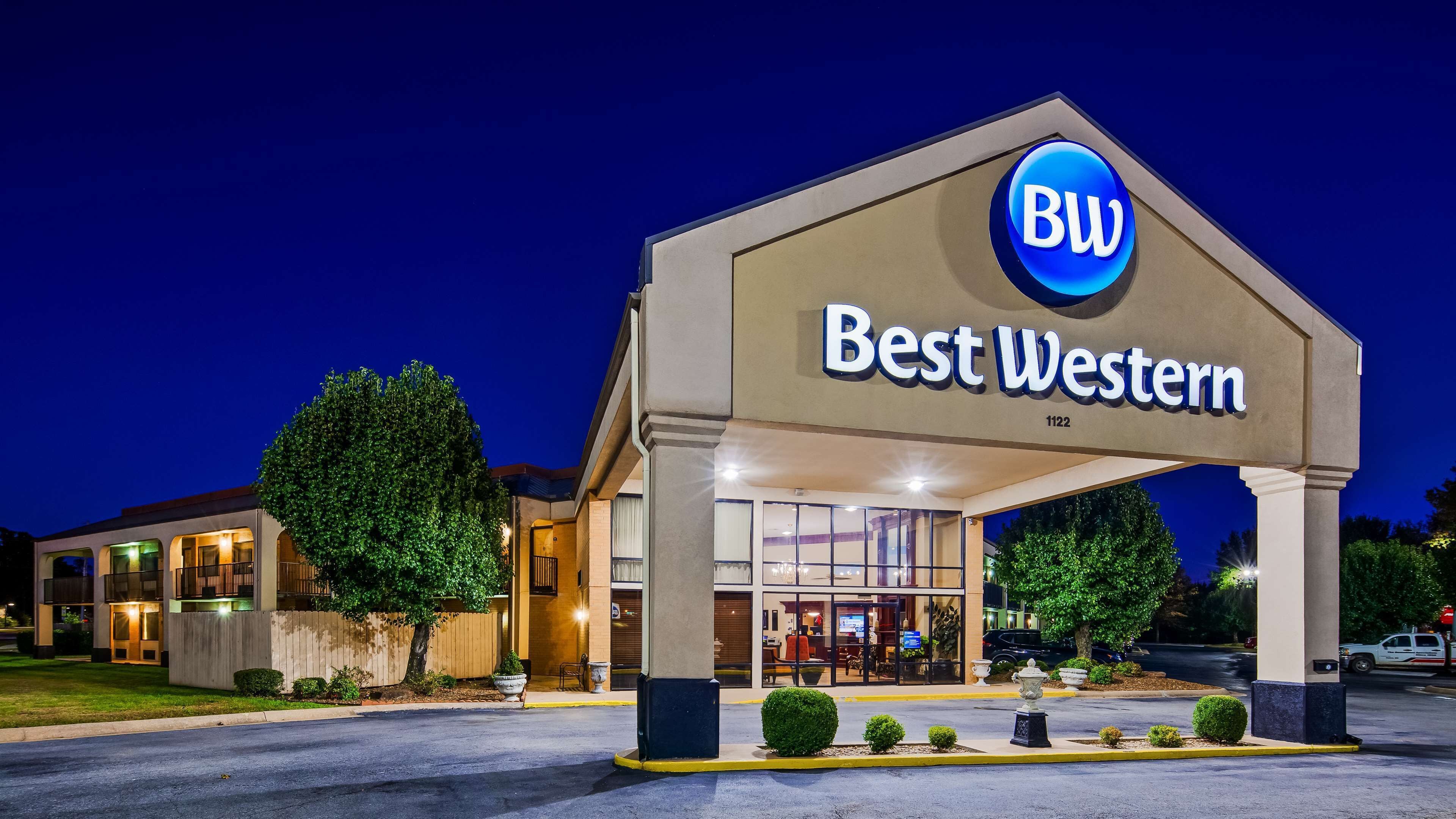 Best Western Windsor Suites in Fayetteville, United States
