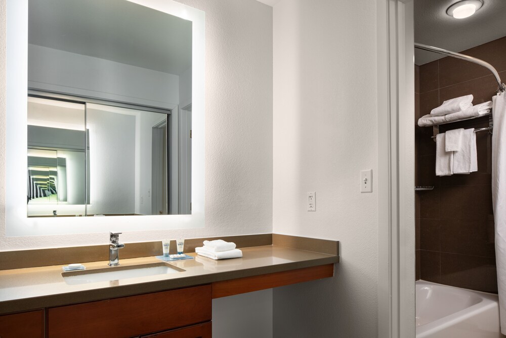 Baño, HYATT house Denver Tech Center