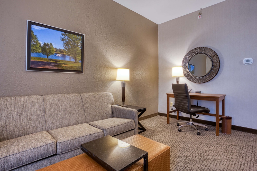 Drury Inn & Suites St. Louis Fairview Heights