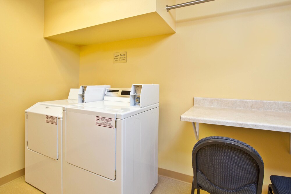 Laundry, Fairfield Inn & Suites by Marriott Madison West/Middleton