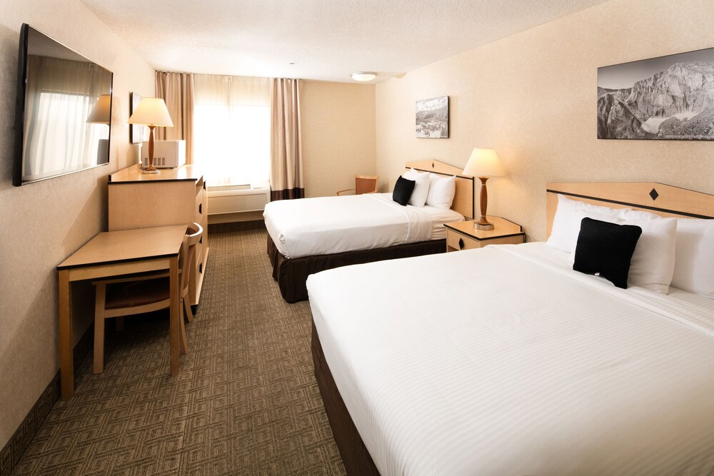 Room, SYLO Hotel Denver Airport, a Ramada by Wyndham