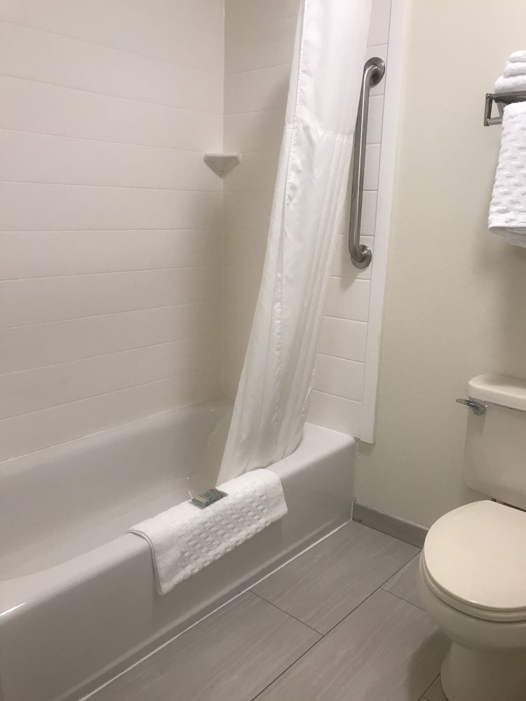 Bathroom, Regency Inn & Suites