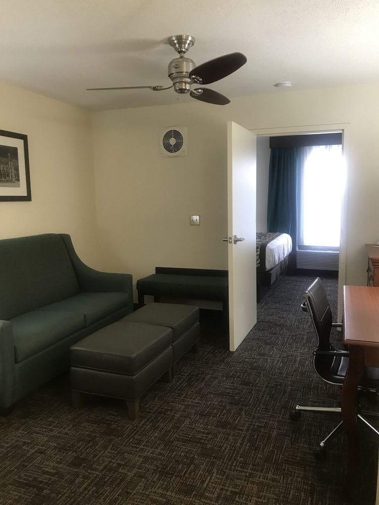 Regency Inn & Suites