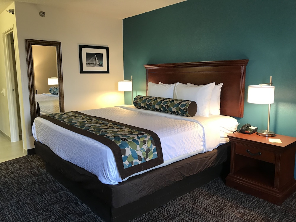 Regency Inn & Suites