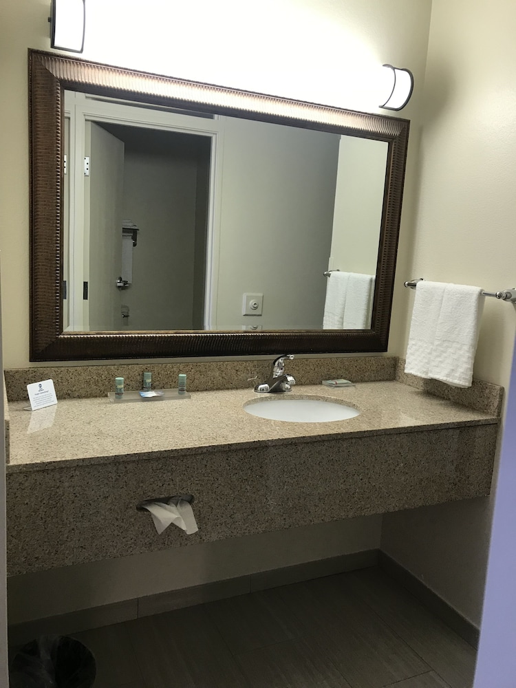 Regency Inn & Suites