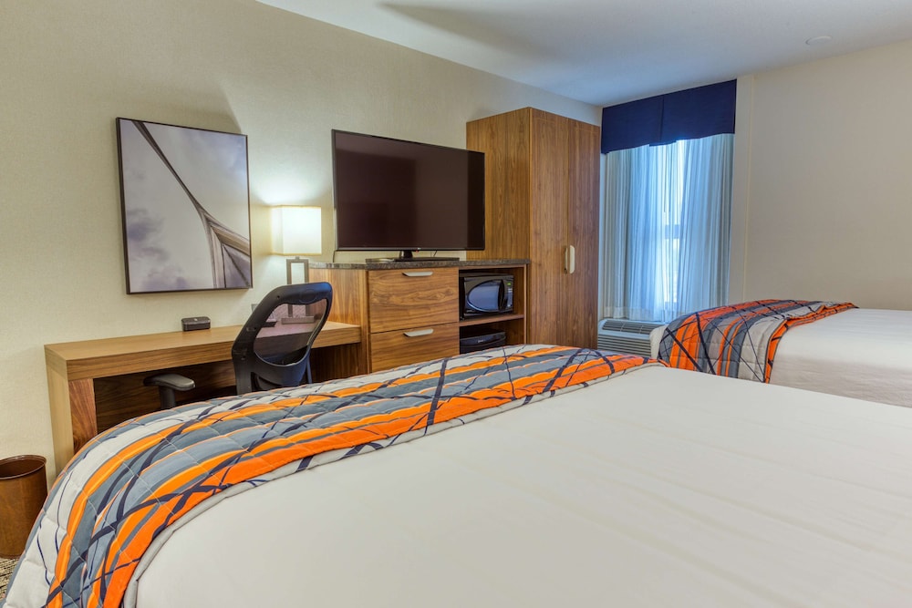 Drury Inn & Suites St. Louis Collinsville