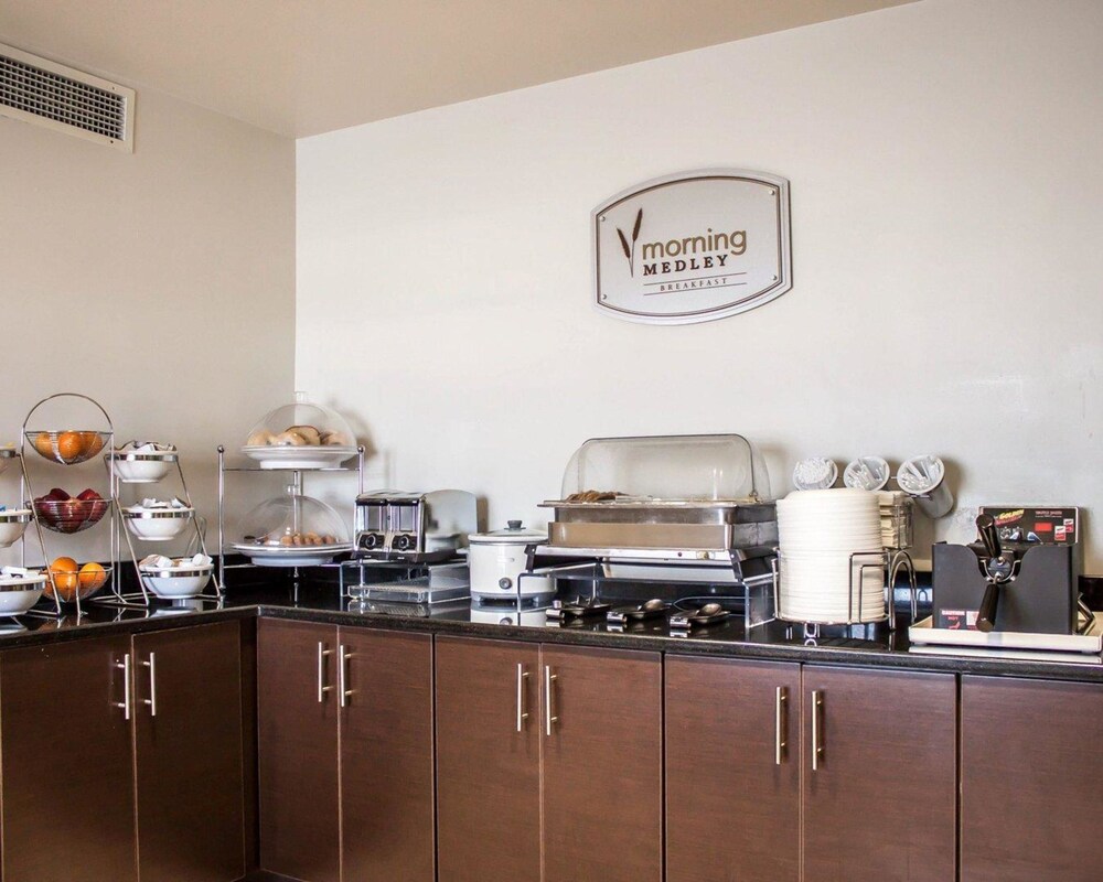 Breakfast area, Sleep Inn Nampa