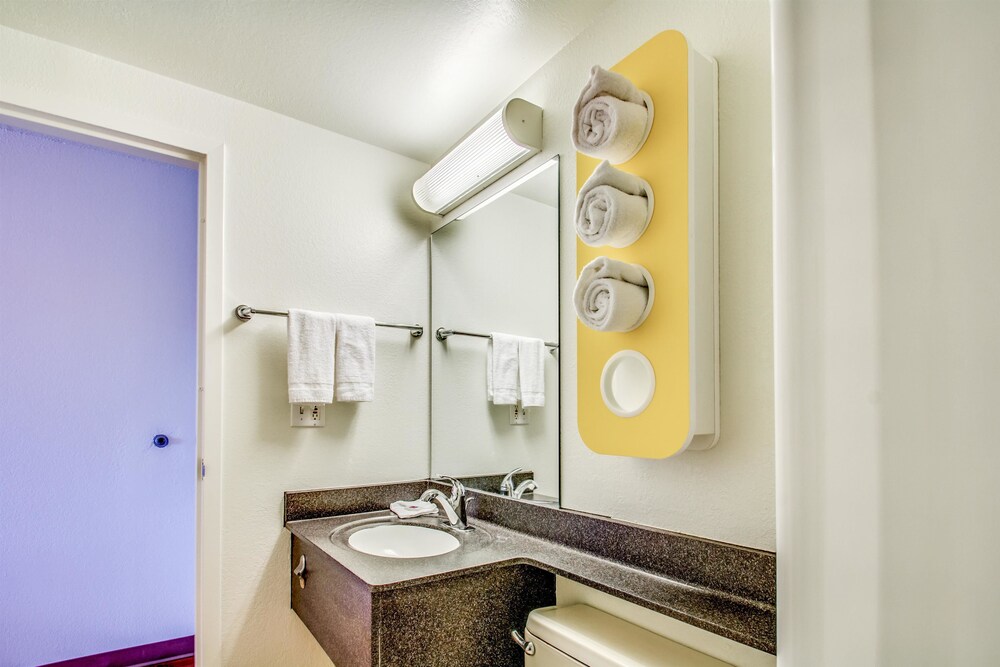 Bathroom sink, Motel 6 Amherst, NY - Buffalo