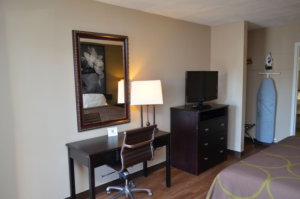 Room, Super 8 by Wyndham Port Wentworth Savannah Area