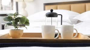 Premium bedding, in-room safe, desk, iron/ironing board