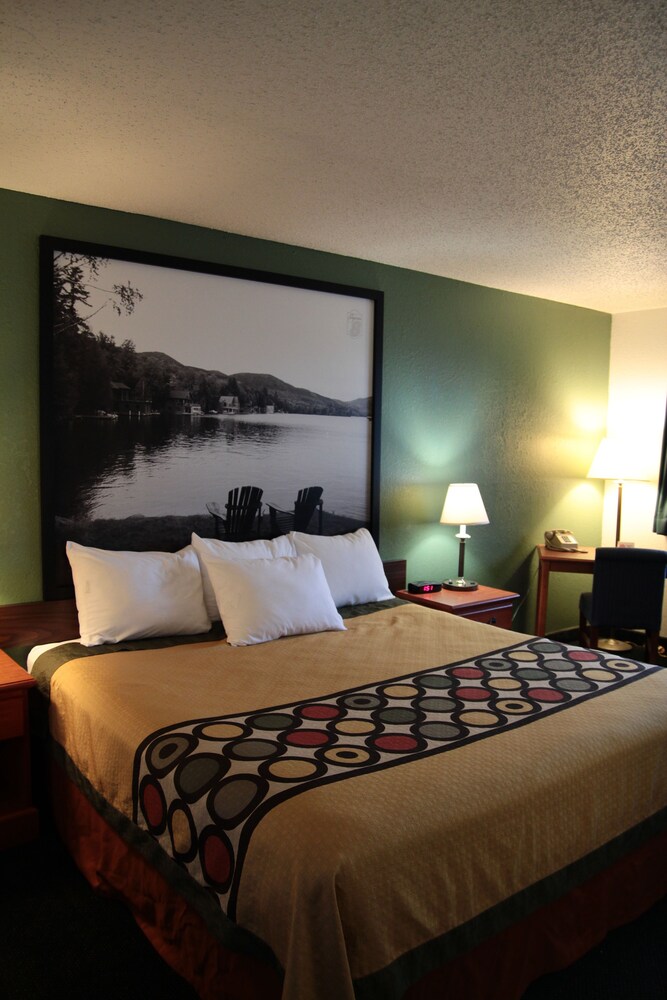 Room, Super 8 by Wyndham Queensbury Glen Falls, Lake George Area