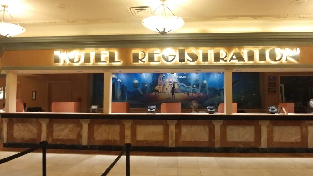 Hollywood casino buffet tunica ms hotels Hollywood casino buffet tunica ms hotels