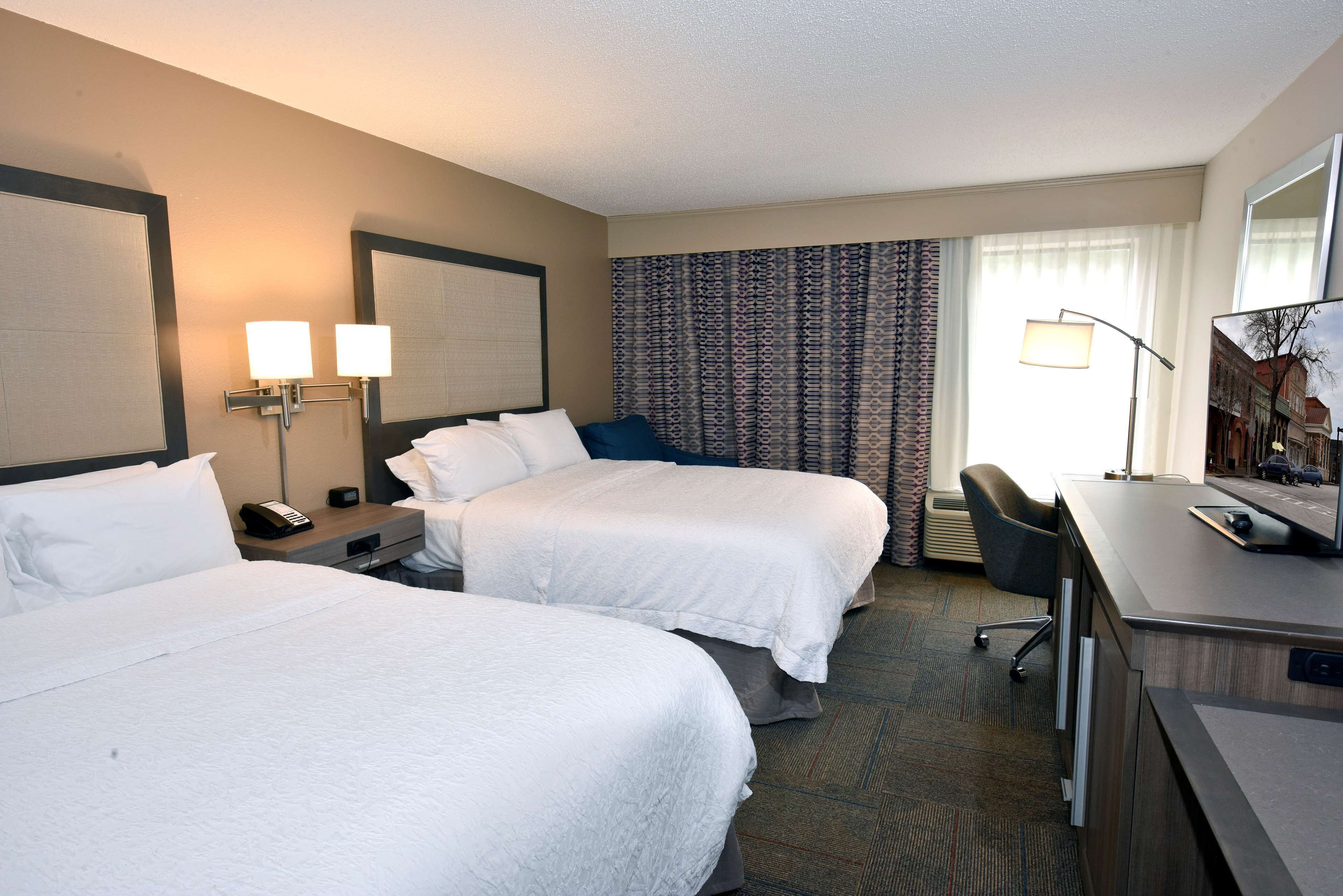 hilton hotels in madison ga