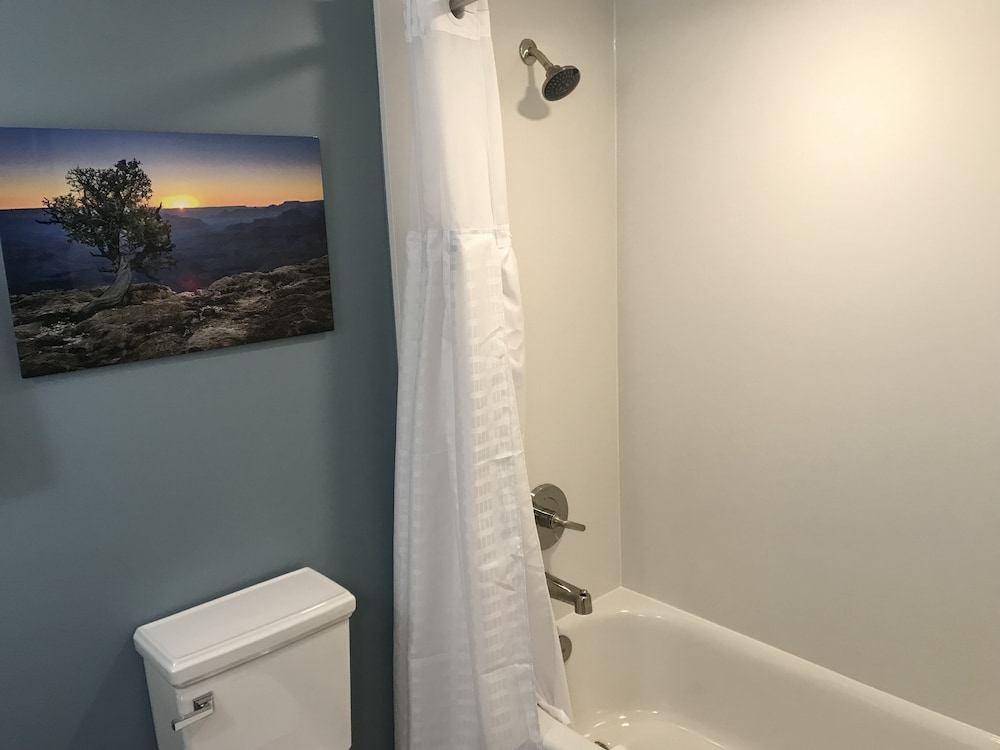 Bathroom, Red Feather Lodge