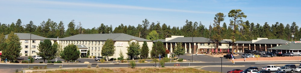 Exterior, Red Feather Lodge