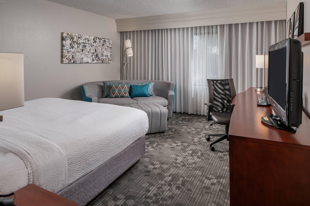 Courtyard by Marriott Baton Rouge Siegen Lane