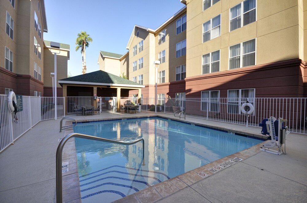 Homewood Suites by Hilton Phoenix-Biltmore