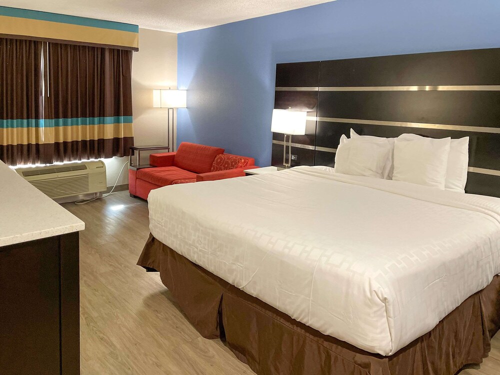 Clarion Pointe Atlanta Airport College Park www.orbitz.com