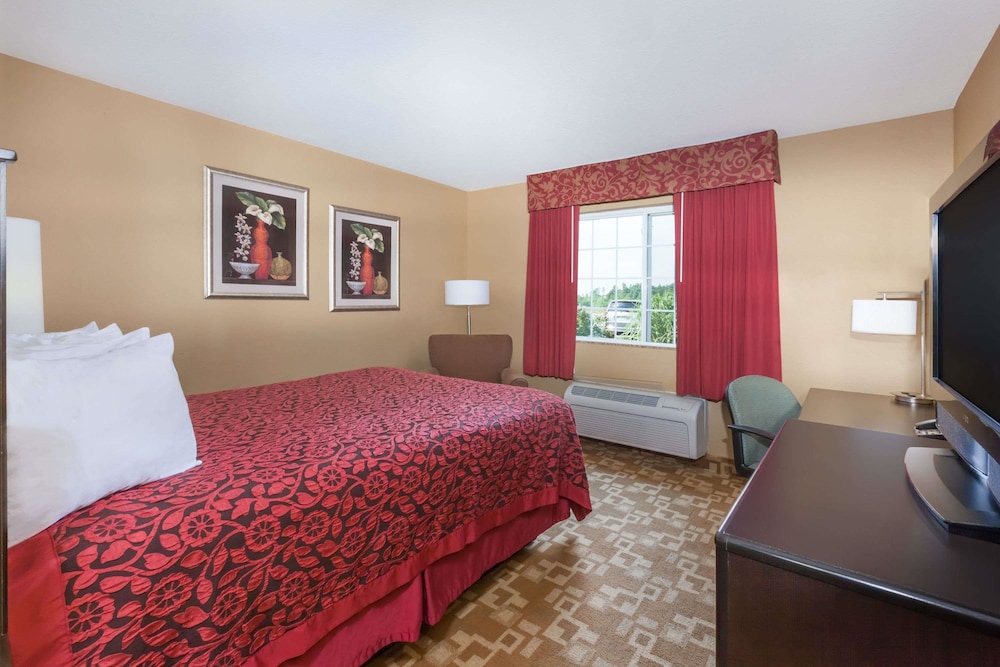 Room, Days Inn by Wyndham Central City