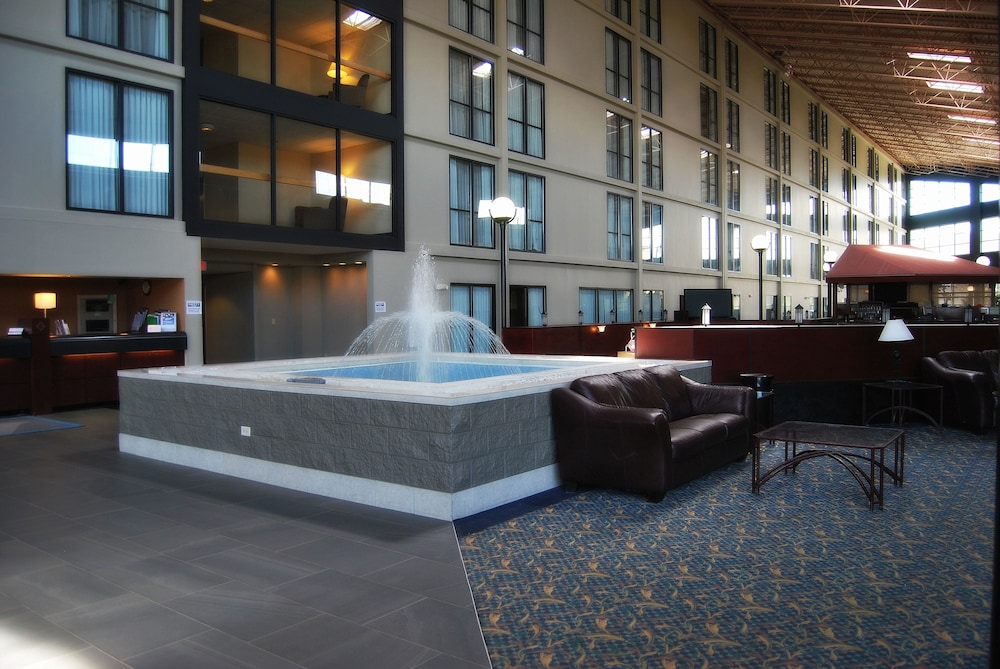 Garden Hotel Urbana Champaign 2018 Prices Expedia Co Uk Exterior Featured Image Lobby Sitting Area
