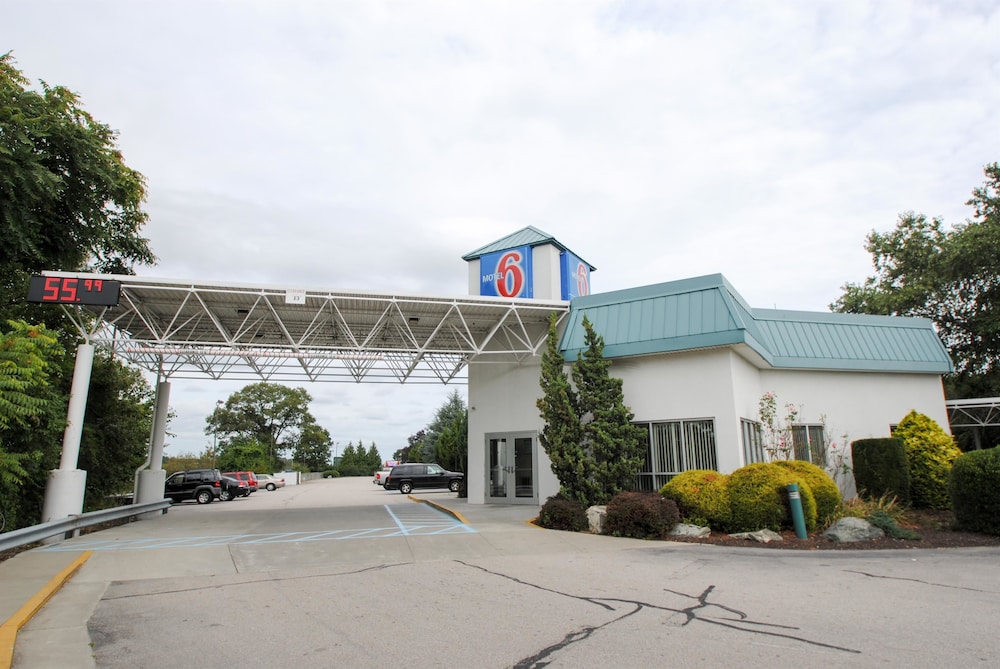 Motel 6 Warwick, RI - Providence Airport - I-95