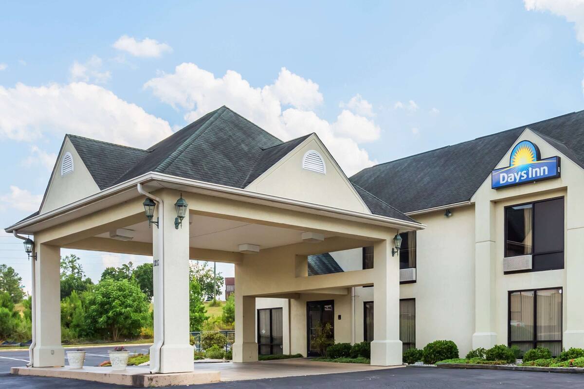 Days Inn By Wyndham Sanford In Sanford Nc Expedia