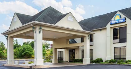 Days Inn by Wyndham Sanford
