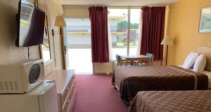 Deluxe Inn