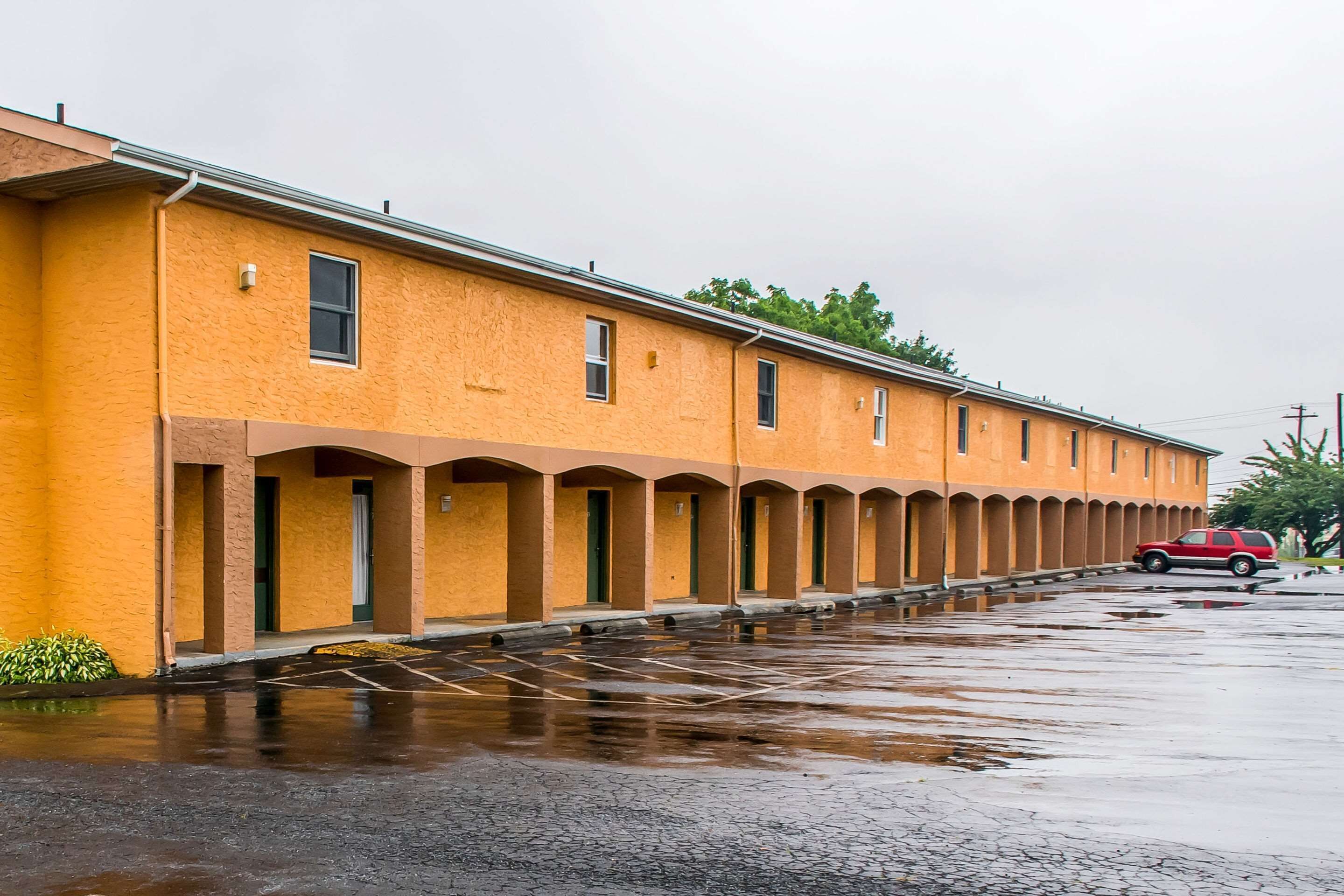 Red Carpet Inn In Lancaster Pa Expedia