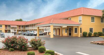 Days Inn by Wyndham Barnwell