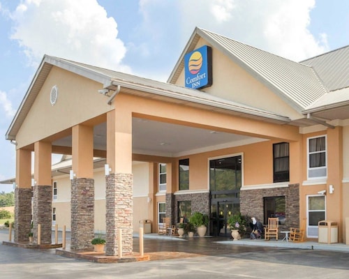 Great Place to stay Comfort Inn at Royal Blue near Pioneer 