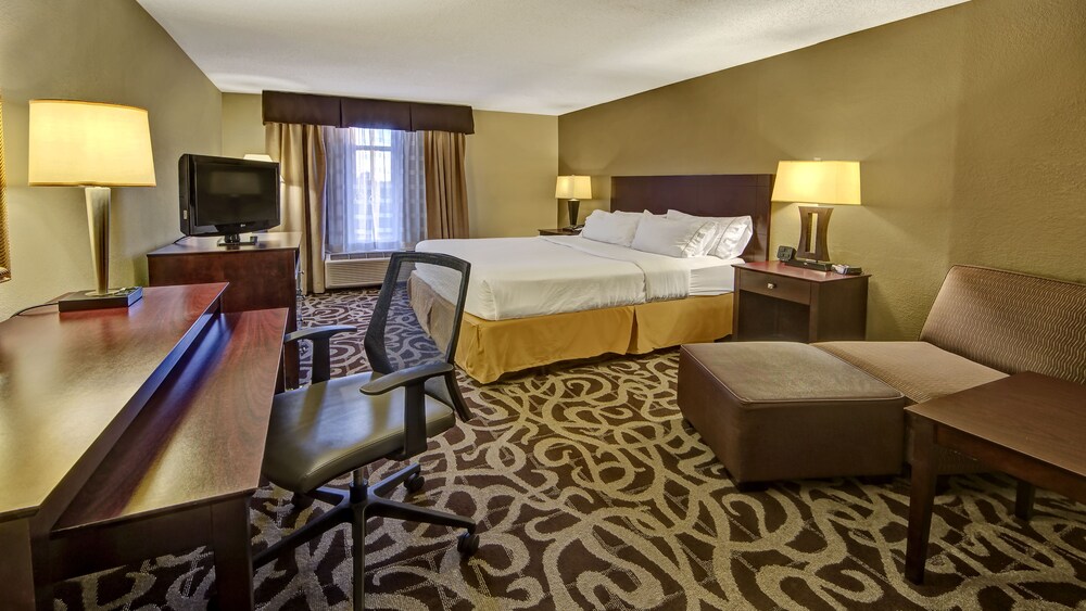 Holiday Inn Express Murfreesboro Central, an IHG Hotel