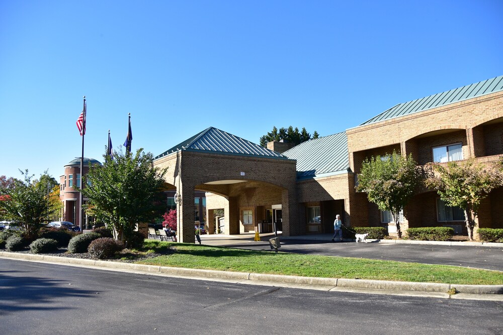 Comfort Suites Inn at Ridgewood Farm