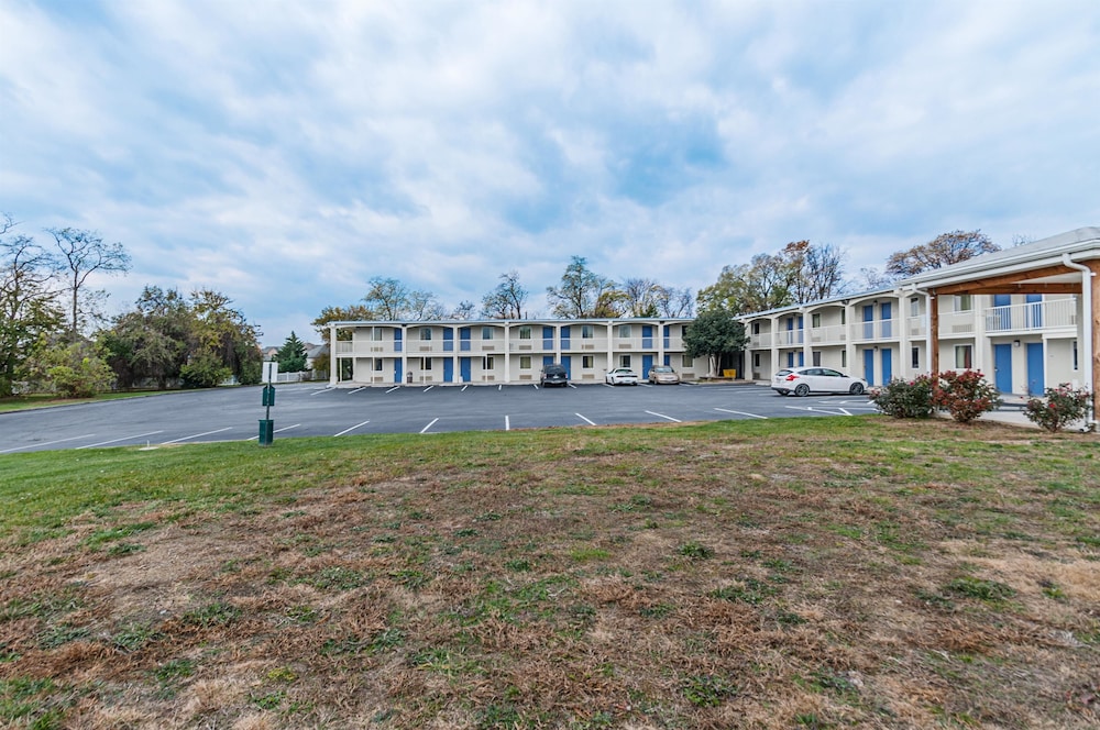 Motel 6 Winchester, VA