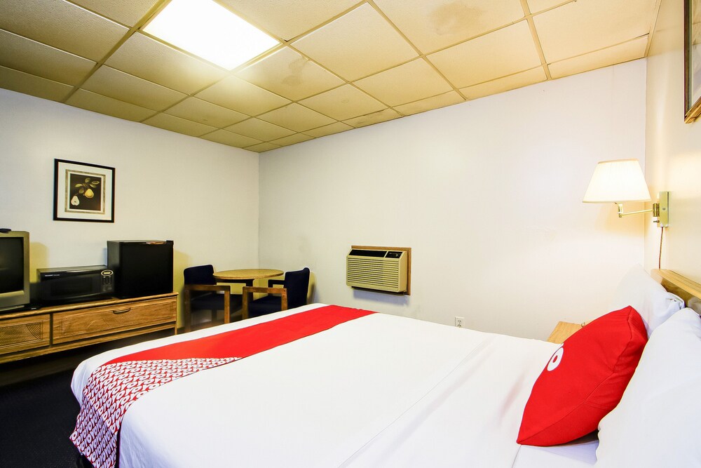 OYO Hotel Chapmanville Inn, WV Hwy 119 Reviews, Photos & Rates