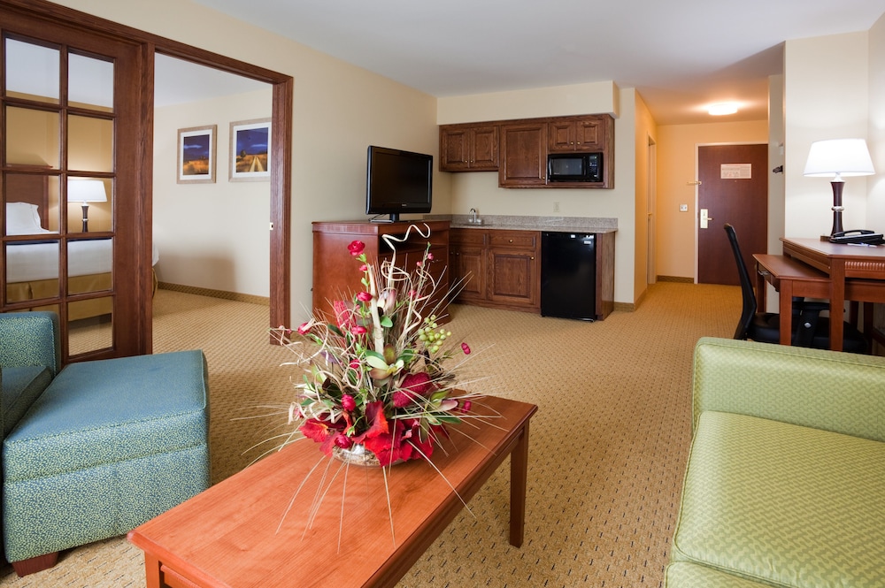 Holiday Inn Express Sheboygan-Kohler, an IHG Hotel