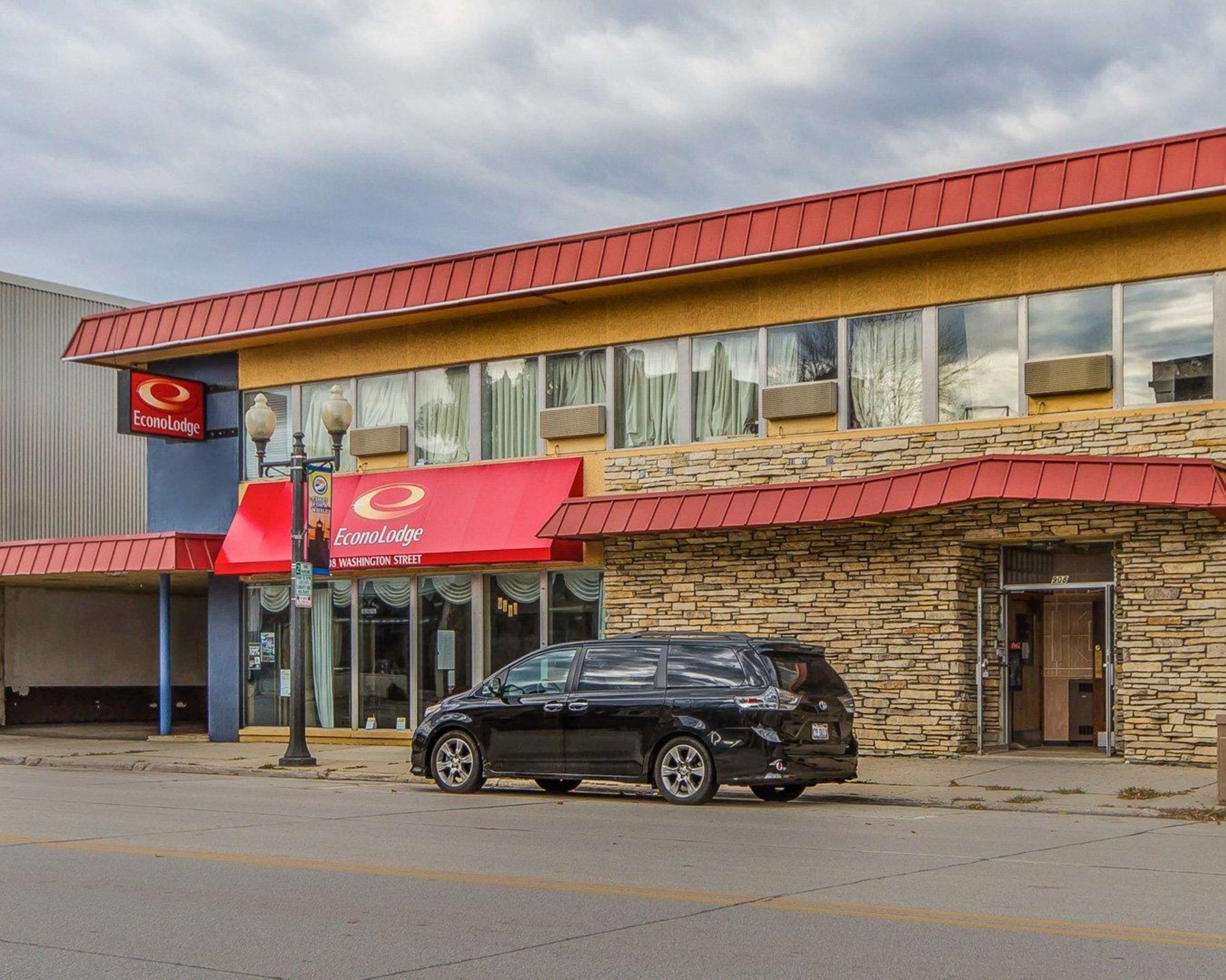 Econo Lodge in Manitowoc, United States
