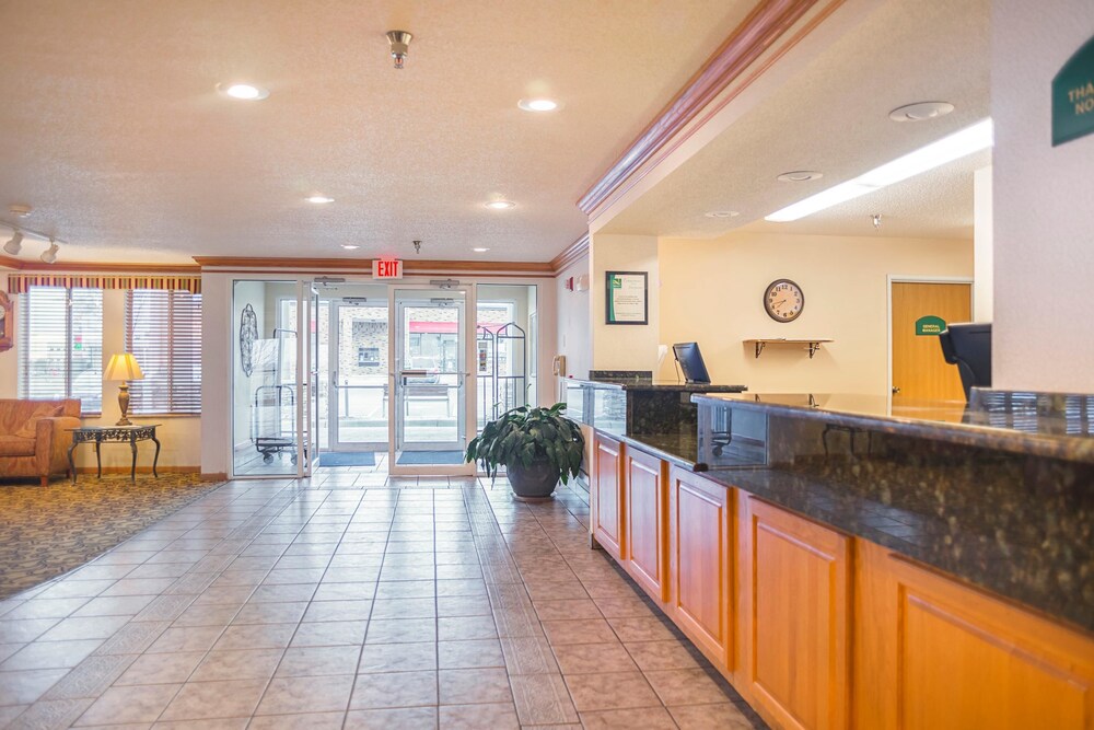 Quality Inn Rapid City Usa Aarp Travel Center